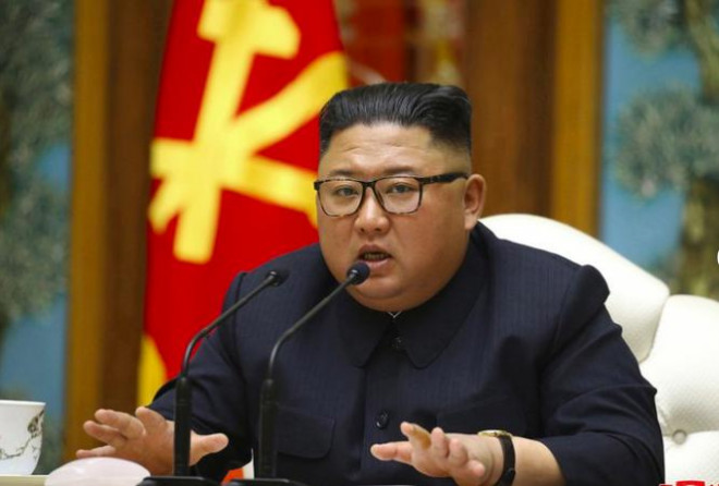 Hình ảnh ông Kim Jong Un chủ trì cuộc họp của bộ chính trị ngày 11/4 được báo chí Triều Tiên đăng tải. (Ảnh: KCNA)