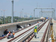 Tin tức trong ngày - Cận cảnh công nhân tuyến metro số 1 TPHCM &quot;đua tốc độ&quot; dưới nắng bỏng rát