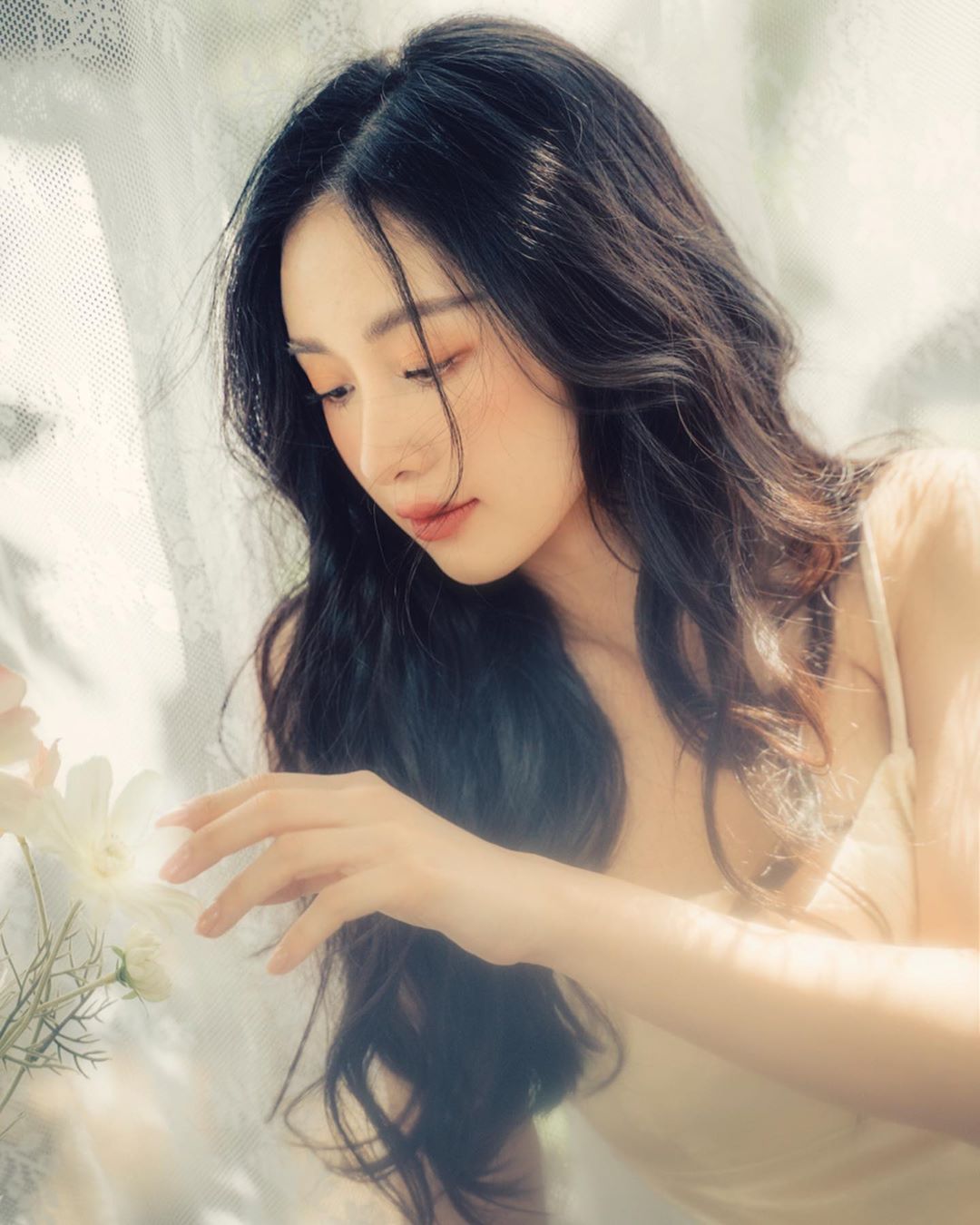 "Cô bé trà sữa Việt" đẹp tới "nghẹt thở" trong bộ hình váy ngủ - 14