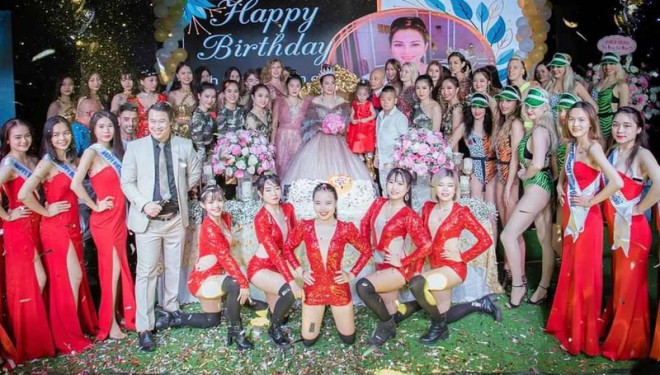 Nguyễn Xuân Đường nổi tiếng chiều vợ, sẵn sàng chi hàng trăm triệu mời ca sỹ, tổ chức tiệc sinh nhật xa hoa cho Nguyễn Thị Dương.