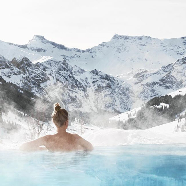 The Cambrian Adelboden, Thụy Sĩ: Nằm trên dãy núi Alps, khu nghỉ dưỡng có các bể bơi nước nóng trong nhà và ngoài trời, giúp du khách có thể thư giãn quanh năm.
