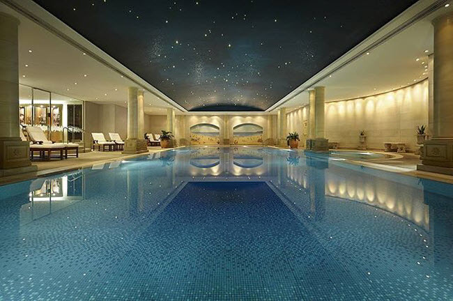 Langham, Australia: Khách sạn Sydney có một bể bơi nước nóng lớn ở trong nhà.
