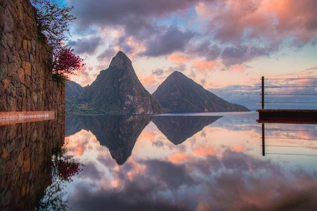 Núi Jade, St. Lucia: Bể bơi vô cực trên núi Jade có tầm nhìn tuyệt đẹp ra biển Caribbe và phong cảnh trên đảo St. Lucia.
