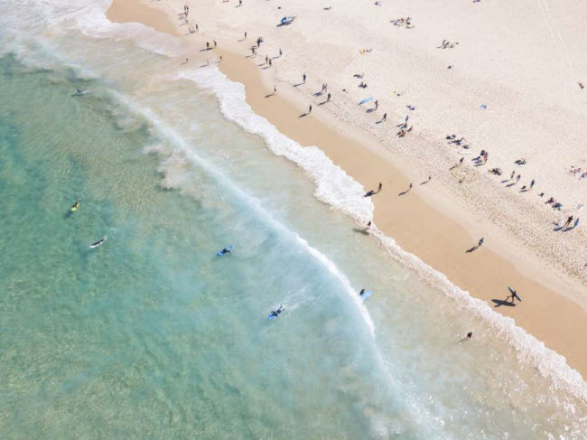 Bondi Beach, Australia: Nằm ở thành phố Sydney, Bondi Beach là một trong những bãi biển đẹp nhất ở xứ sở chuột túi.
