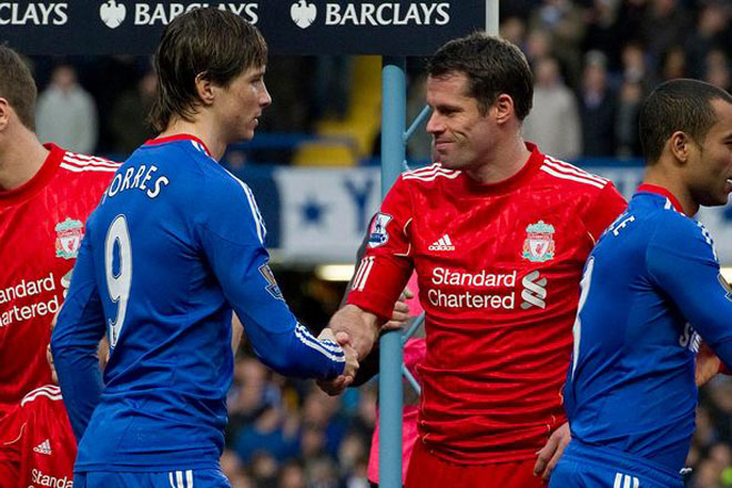 Carragher đánh giá Chelsea đã bị Liverpool "lừa" trong thương vụ Torres