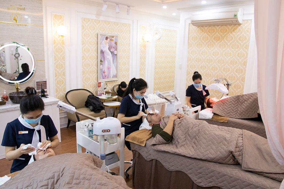 Tiệm spa, làm đẹp của chị em cũng kín lịch hẹn&nbsp;