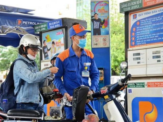 Giá dầu hôm nay 27/4: Tiếp tục lao dốc, giá xăng Việt Nam liệu có giảm?