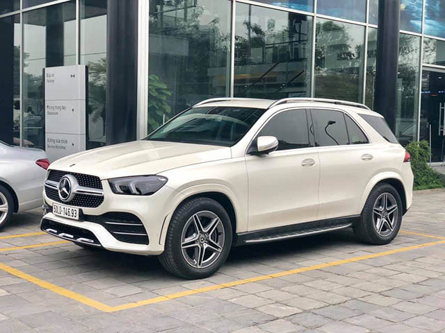 Mercedes-Benz GLE 450 chạy lướt 1.600km rao bán lại rẻ hơn 600 triệu đồng