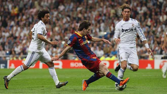 Messi độc diễn rê bóng từ giữa sân qua 4 cầu thủ Real trước khi ghi siêu phẩm ngày 27/4/2011