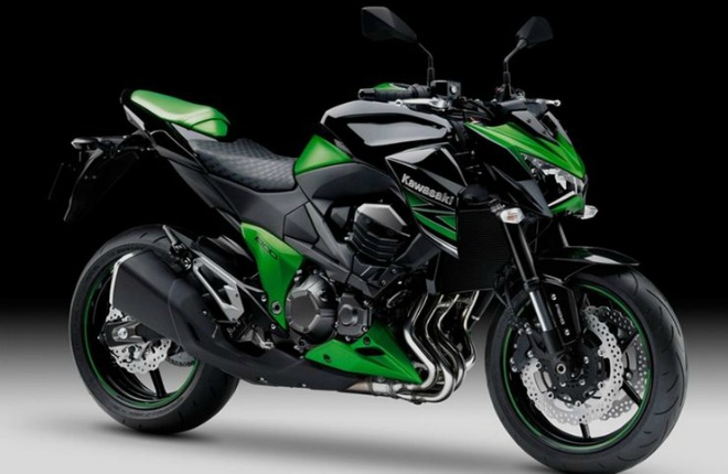 10. Kawasaki Ninja Z800 có diện mạo hiện đại, đậm chất tương lai, sở hữu động cơ 4 xylanh đem lại sức mạnh của một mẫu xe thể thao và mô-men xoắn của một dòng xế bụi. Xe cũng có khung hầm nhẹ, đem lại cảm giác lái thoải mái và dễ vận hành.