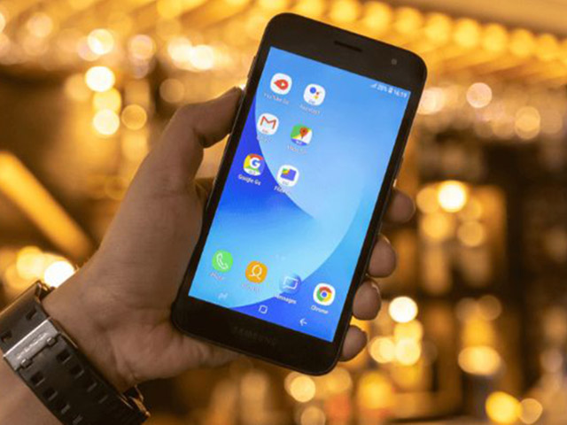 Samsung bất ngờ trình làng smartphone giá chỉ 1,95 triệu đồng