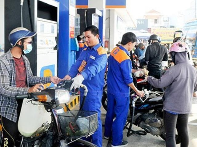 Giá dầu ngày 29/4: Tiếp tục lao dốc, giá xăng tại Việt Nam xuống mức thấp