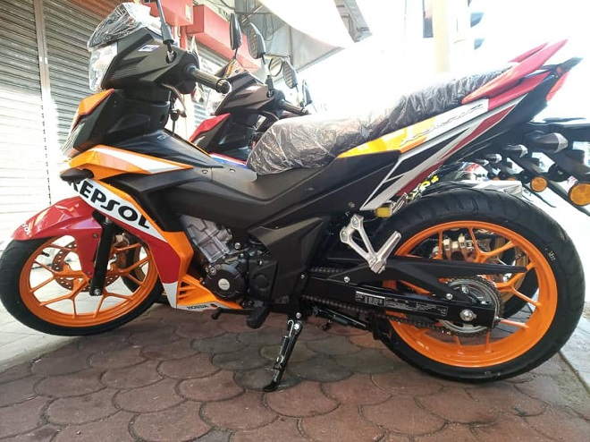 Honda RS150R V2 bản Repsol.