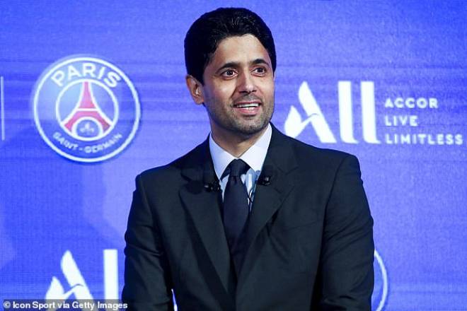 Chủ tịch Nasser Al-Khelaifi báo tin đến các fan PSG