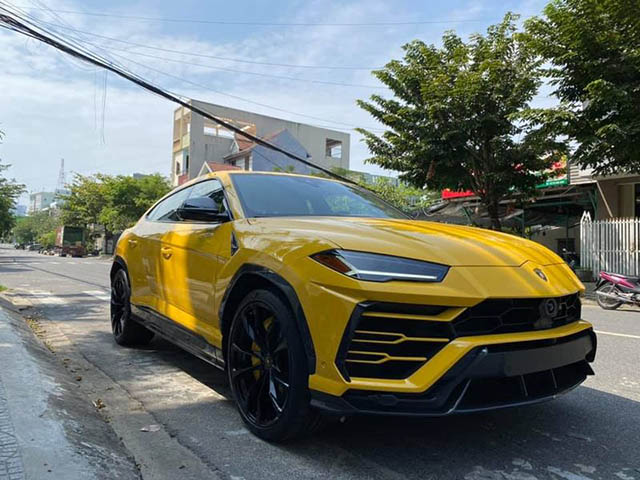 NÓNG: Siêu SUV Lamborghini Urus thứ 10 cập cảng phố biển Đà Nẵng