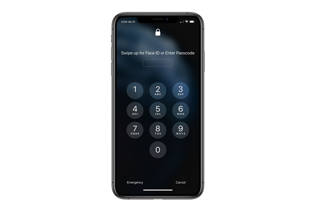 Thay vì phải quét Face ID để mở khoá, chỉ cần vuốt từ cạnh dưới màn hình để nhập mật khẩu.