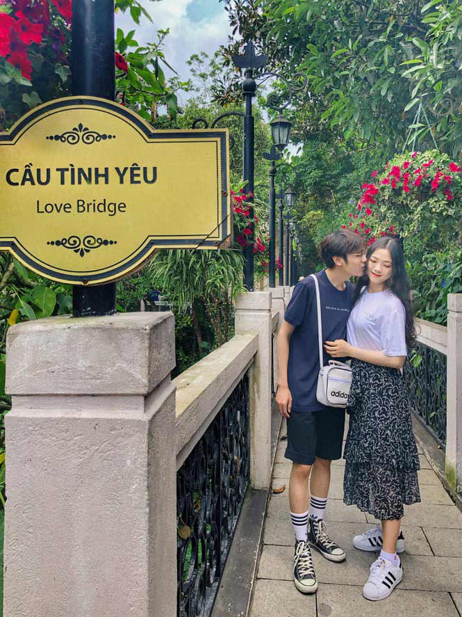 &nbsp;Sau 8 tháng yêu nhau, cặp đôi quyết định xin "phụ huynh" cho cưới.