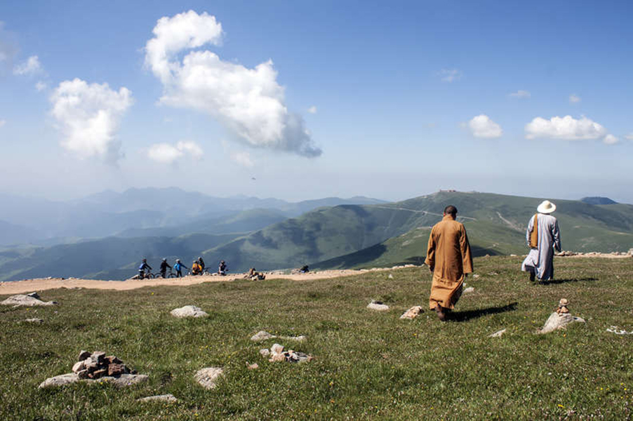 Những ngọn núi đặc biệt nhất Trung Quốc khiến du khách mê mẩn - 12