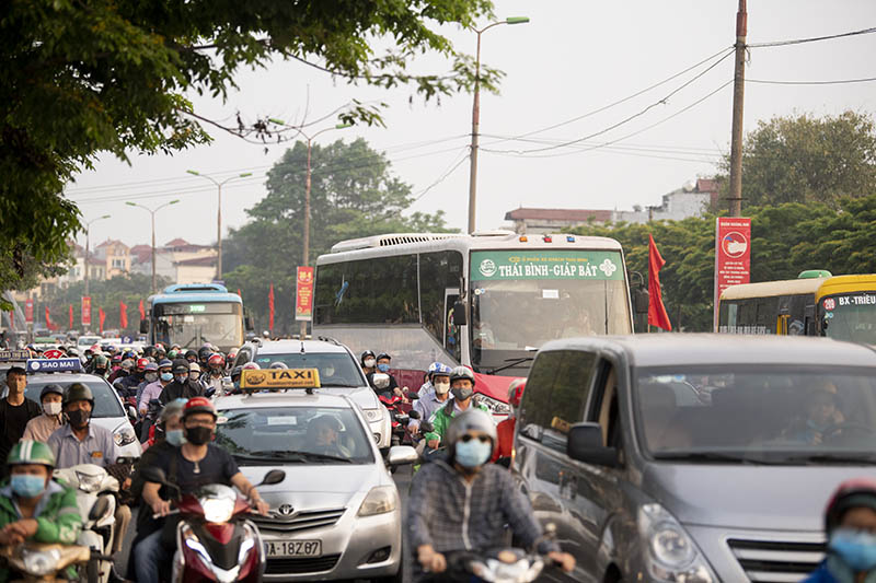 Hướng từ&nbsp;Quốc lộ 1A (Văn Điển – Ngọc Hồi) mật độ xe càng về chiều càng tăng lên nhanh chóng