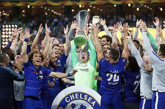 Thủ thành Robert Green hãnh diện nâng cúp vô địch Europa League mùa giải 2018/19 dù mùa trước anh không chơi cho Chelsea trận nào