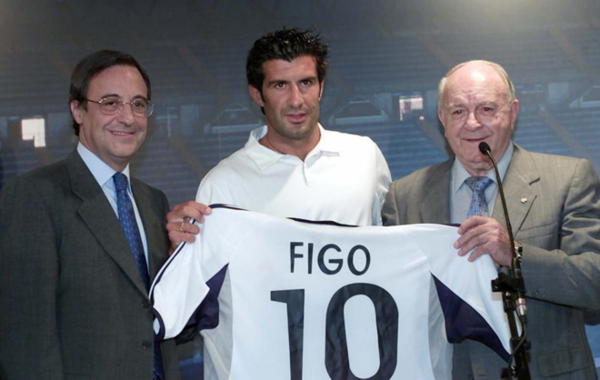 Luis Figo chuyển tới Real Madrid từ Barcelona vào năm 2000