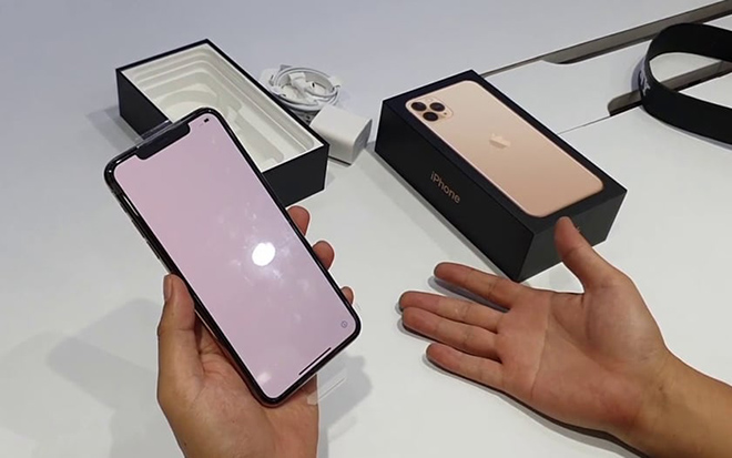 Video: “Công nghệ” hô biến iPhone 11 Pro Max đã khui thành “full box” siêu nhanh - 1