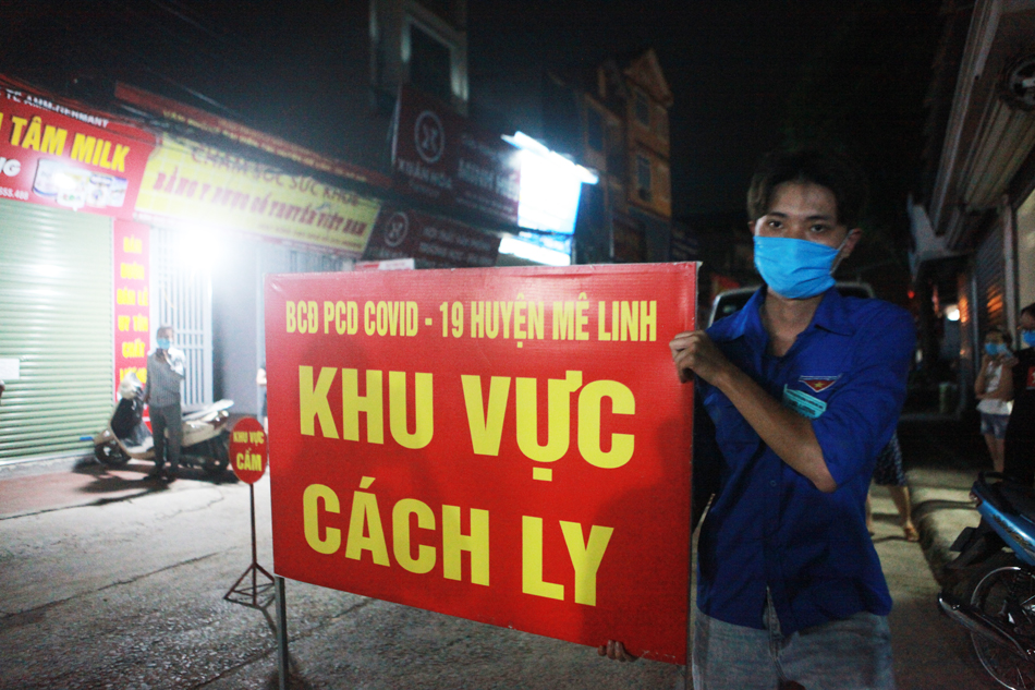 Đúng 0h ngày 6/5, huyện Mê Linh công bố quyết định kết thúc cách ly y tế đối với thôn Hạ Lôi sau 28 ngày phong toả vì liên quan các ca bệnh COVID–19.