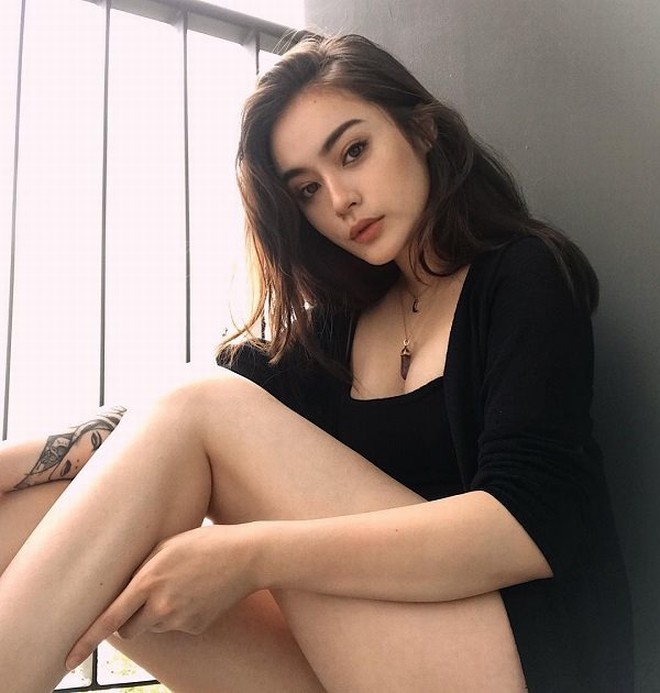 &#34;Bông hồng lai&#34; Việt – Đức xuất hiện trên báo Trung với nhan sắc sexy khó cưỡng - 9