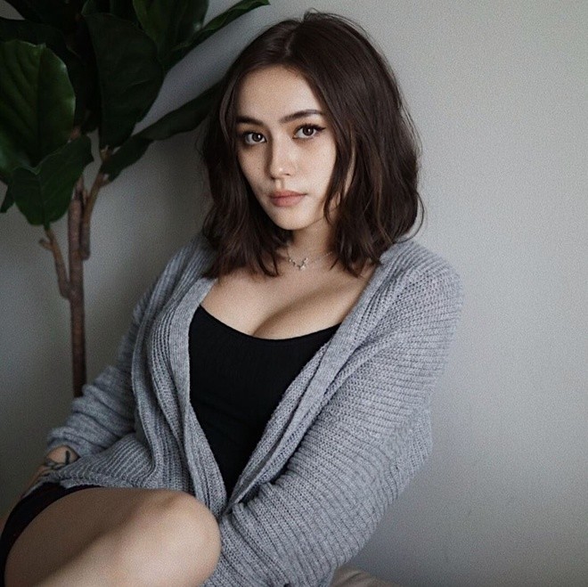 Nàng hot girl 10X khiến dân mạng Việt "phát mê".