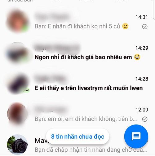 Mẫu livestream luôn phải nhận những tin nhắn khiếm nhã như thế này.