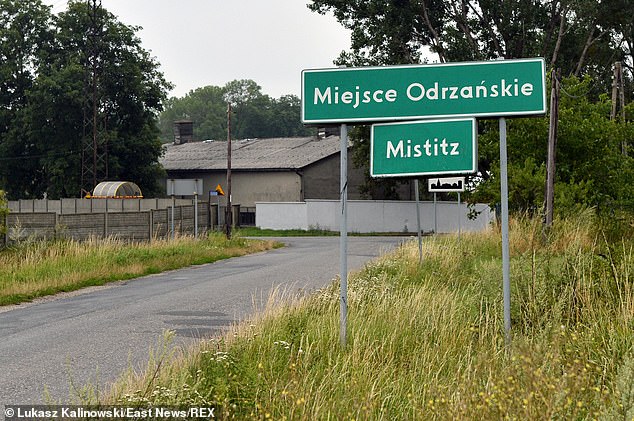 Ngôi làng Miejsce Odrzańskie tại Ba Lan.
