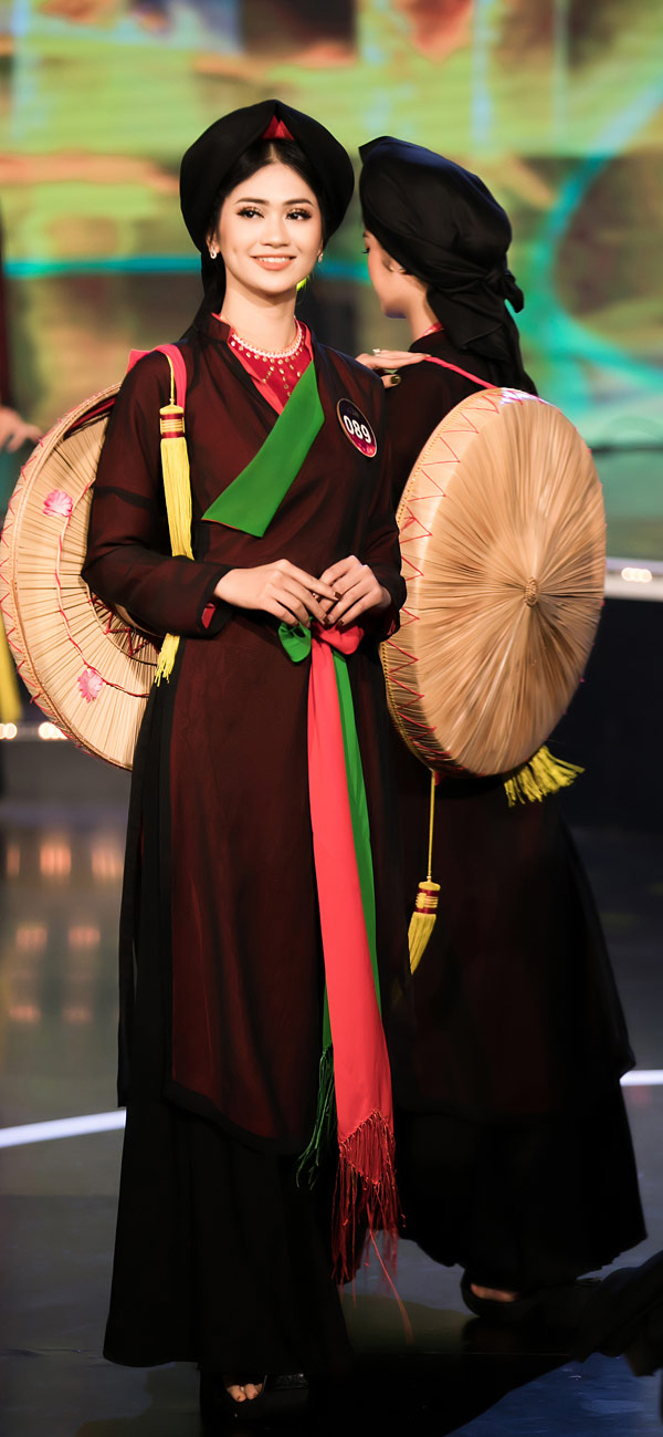 Nguyễn Thị Thu Phương (sinh năm 2000)&nbsp;đoạt ngôi vị cao nhất trong đêm chung kết Người đẹp Kinh Bắc 2019, nhận giải thưởng 80 triệu đồng. Cô hiện là sinh viên Học viện Tài chính.