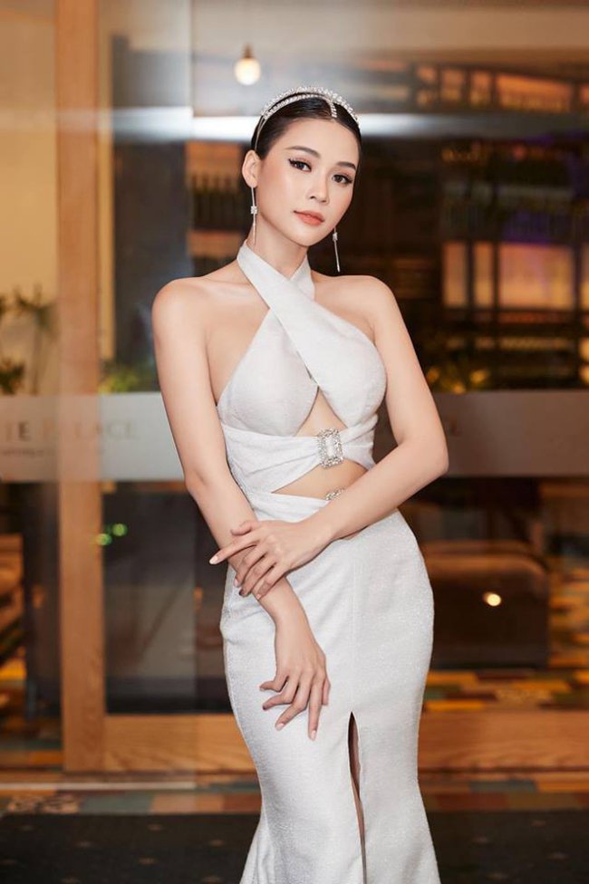 Tròn 30 tuổi, hot girl Sam vẫn được khen ngợi nhan sắc xinh đẹp, tươi tắn, thậm chí là trẻ trung hơn so với độ tuổi.