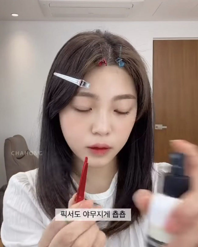 Cách giữ dáng cho tóc rẽ ngôi giữa vừa sang lại đẹp hết nấc - 2