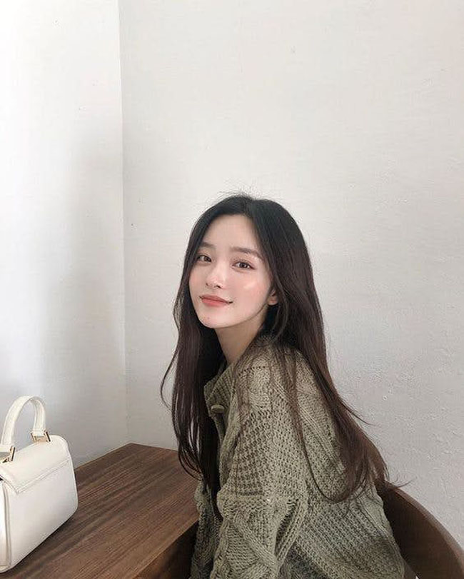 Cách giữ dáng cho tóc rẽ ngôi giữa vừa sang lại đẹp hết nấc - 6