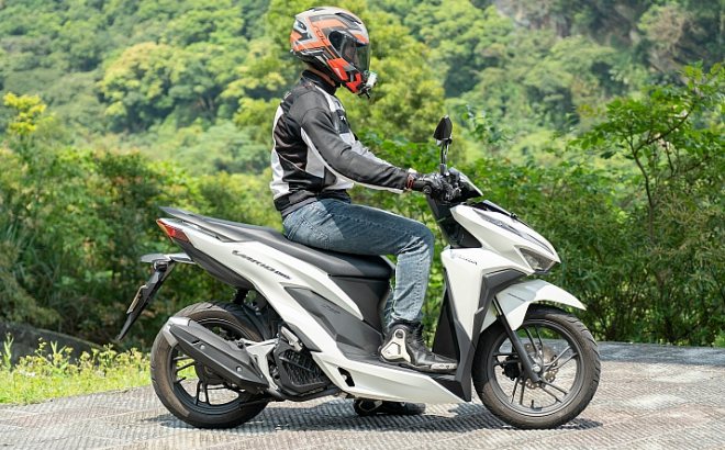 Vario 150 có kích thước gọn gàng, chạy linh hoạt.