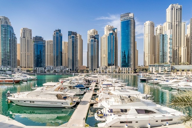 Dubai là nơi siêu giàu, nổi tiếng với những tòa nhà chọc trời và cuộc sống sang chảnh.
