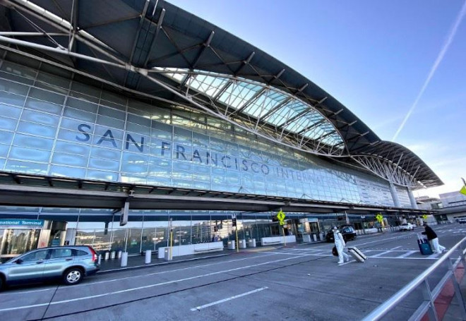 Các công dân đến sân bay San Francisco từ rất sớm để làm các thủ tục check-in