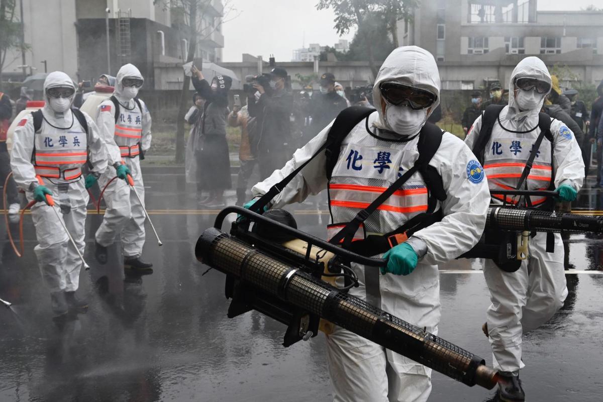 Trung Quốc thừa nhận Covid-19 đã phơi bày yếu kém của hệ thống y tế (ảnh: Reuters)