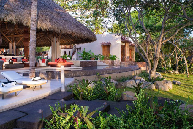 Casa Tau là&nbsp;một bán đảo biệt lập rộng 6 km2 bên bờ biển Mexico. Đây là nơi nghỉ dưỡng yêu thích của các ngôi sao tại Mexico.
