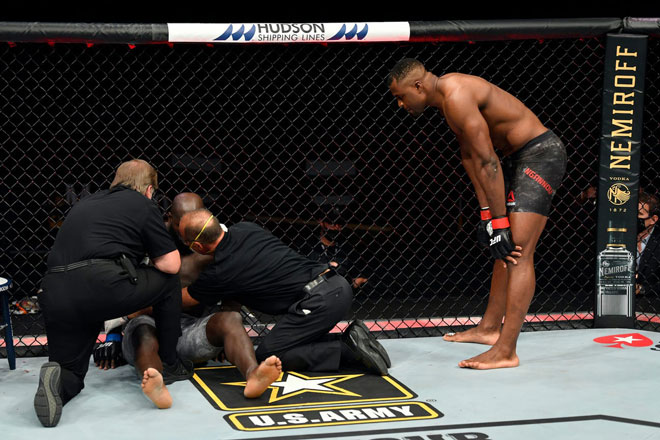 Francis Ngannou hạ gục đối thủ chỉ 20 giây sau khi trận đấu bắt đầu