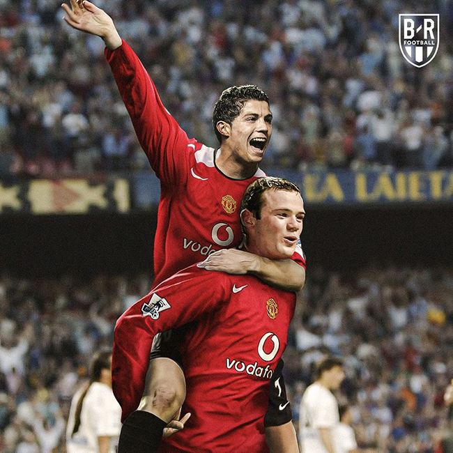 Ronaldo và Rooney được đổi vào tình huống ăn mừng của Messi và Ronaldinho.
