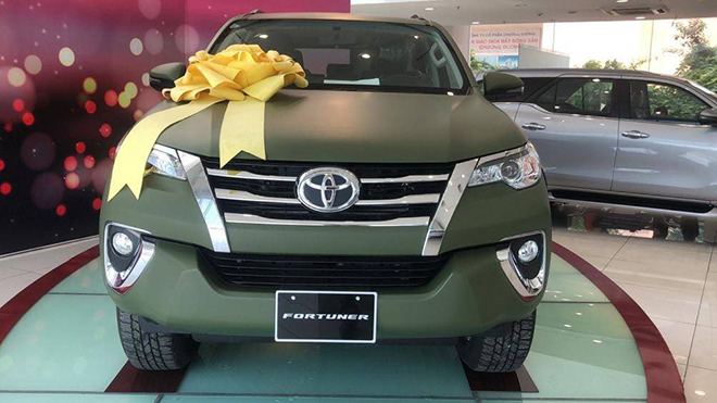 Ngoài màu sơn xe, chiếc Fortuner không có bất cứ thay đổi nào khác