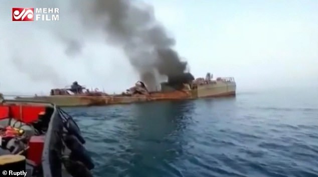 Tàu hỗ trợ Konarak bị hư hại nghiêm trọng sau sự cố bị đồng đội bắn nhầm.
