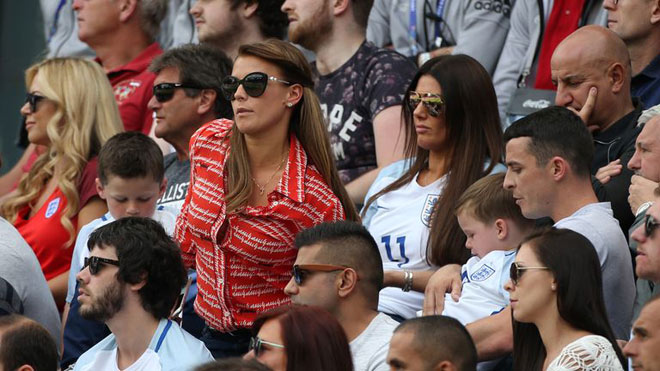 Coleen Rooney và Rebekah Vardy đã từ đôi bạn thân trở thành kẻ thù của nhau