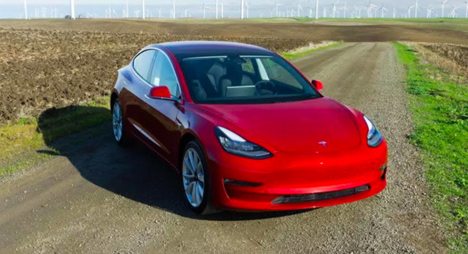 Chiếc Tesla Model 3 chắc hẳn sẽ khiến nhiều tín đồ công nghệ hài lòng. Nguồn: Cnet