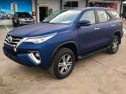 Tin tức ô tô - Xe SUV Toyota Fortuner Limited Edition sở hữu màu sơn xanh navy độc đáo