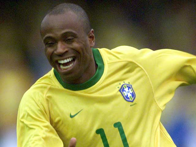 Edilson từng vô địch World Cup 2002 cùng ĐT Brazil