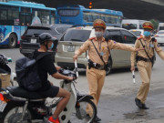 Tin tức trong ngày - CSGT đồng loạt ra quân tổng kiểm soát phương tiện giao thông, nhiều tài xế bị xử phạt