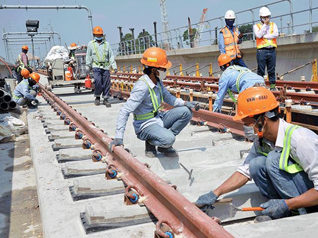 Tin tức trong ngày - Công nhân “đua tốc độ” ngày đêm đưa tuyến đường sắt xuyên lòng đất ở TP.HCM sớm về đích